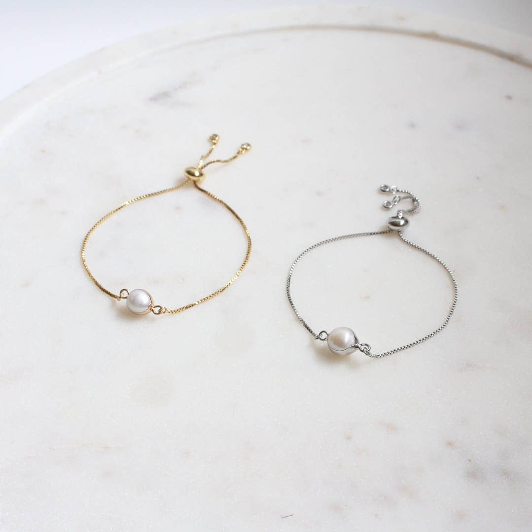 Minimal Pearl Stackable Bracelet